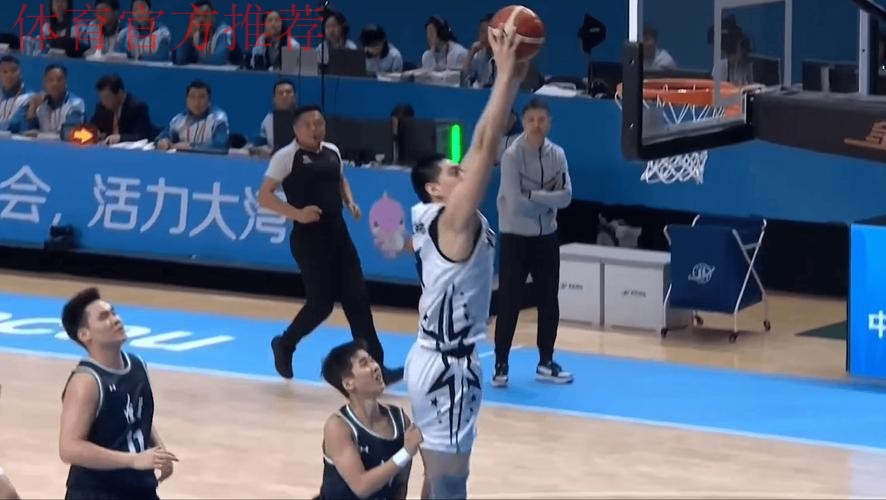 大胜辽宁33分!广东U18男篮挺进四强,潜力中锋完胜同龄人 大胜辽宁33分!广东U18男篮挺进四强,潜力中锋完胜同龄人